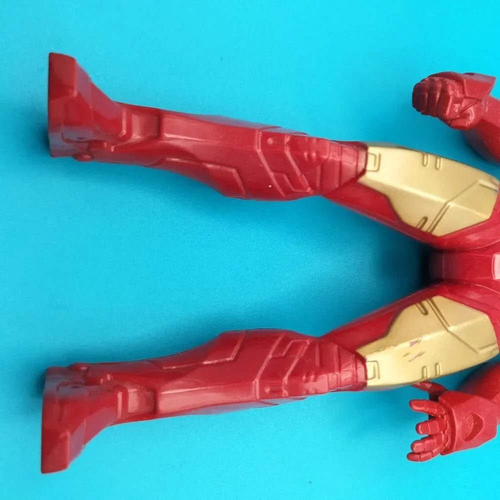 Hasbro Marvel Iron Man Action Figure 2019 Red Gold Blue 8.5